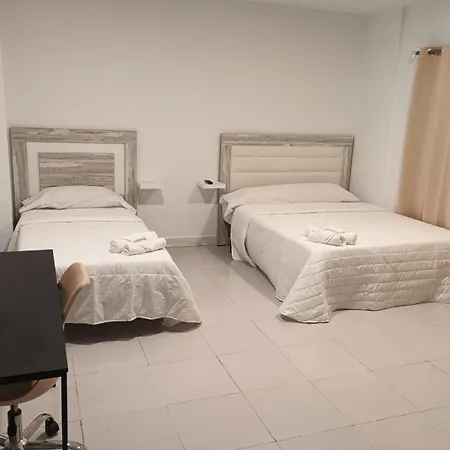 Alicante Beach Hostel *