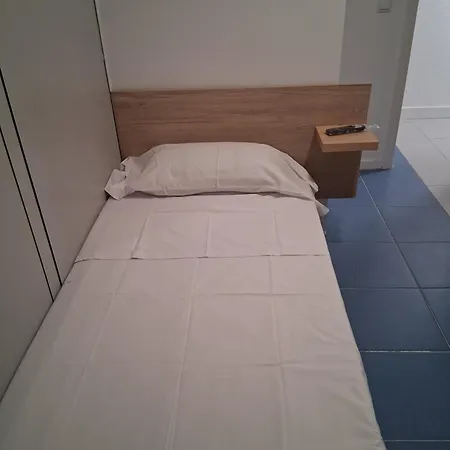 Alicante Beach Hostel لقنت