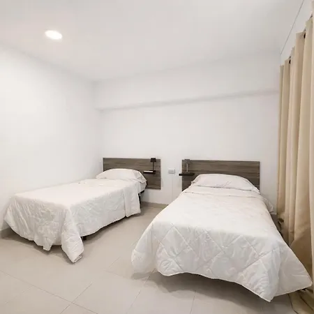 Alicante Beach Hostel Penzion