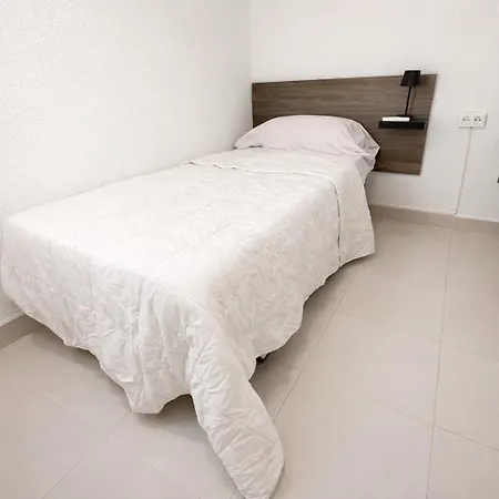 Alicante Beach Hostel *