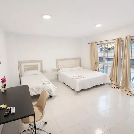 Penzion Alicante Beach Hostel *