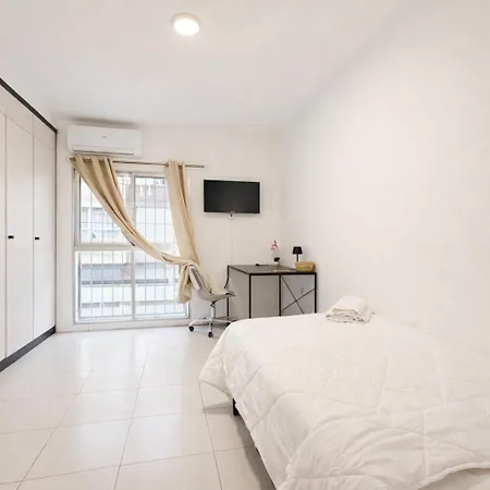 Alicante Beach Hostel 招待所 *