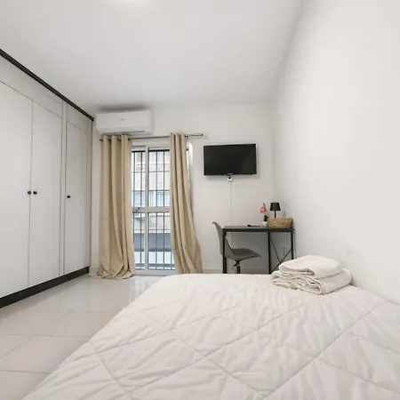 Alicante Beach Hostel 招待所 *