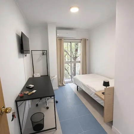 Alicante Beach Hostel 招待所 *