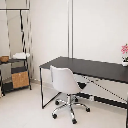 Alicante Beach Hostel *