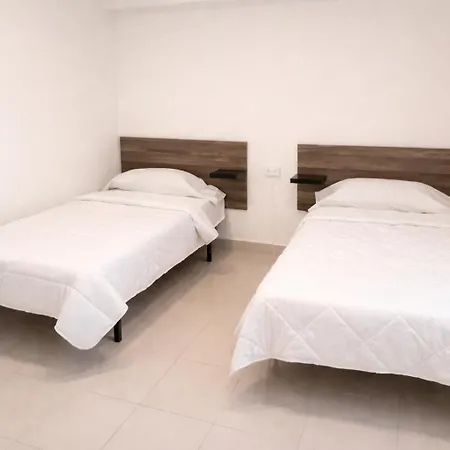 Alicante Beach Hostel 招待所 阿利坎特