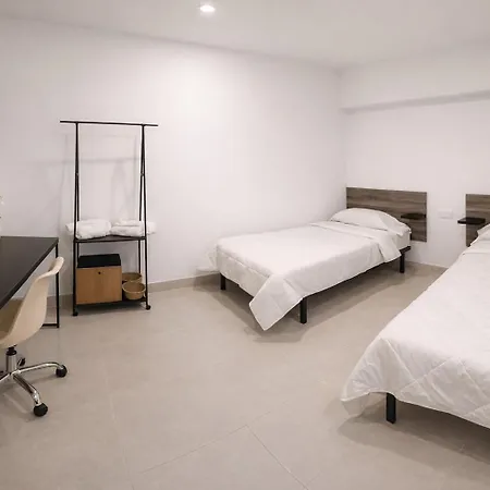 Alicante Beach Hostel * 阿利坎特