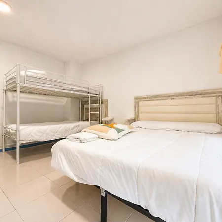 Alicante Beach Hostel *