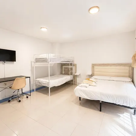 Alicante Beach Hostel Guest house