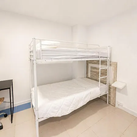 Alicante Beach Hostel 게스트하우스 *