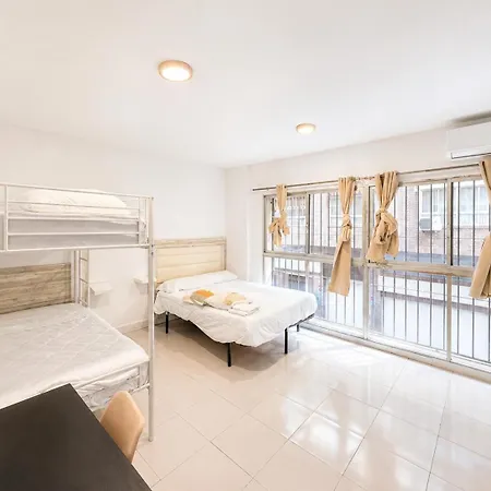 Alicante Beach Hostel 알리칸테