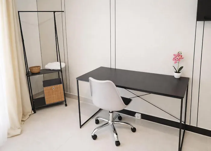 Alicante Beach Hostel *