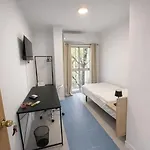 Alicante Beach Hostel Gasthof *