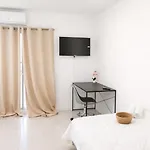 Alicante Beach Hostel *