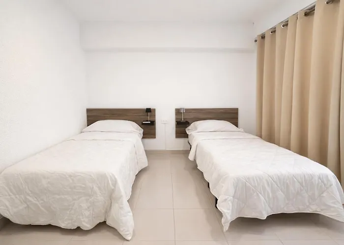 Alicante Beach Hostel 招待所 阿利坎特