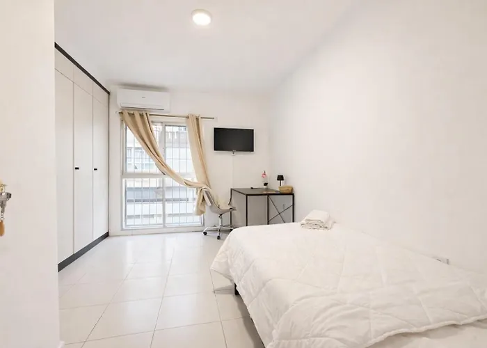 Alicante Beach Hostel 招待所 *