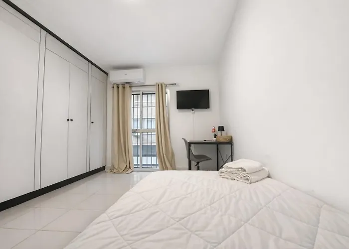 Alicante Beach Hostel 招待所 *