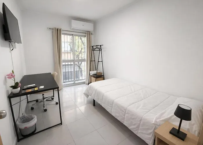 Alicante Beach Hostel بيت ضيافة