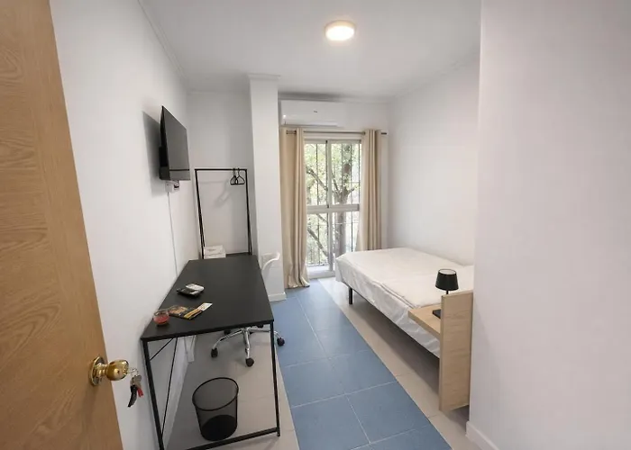 Alicante Beach Hostel 招待所 *