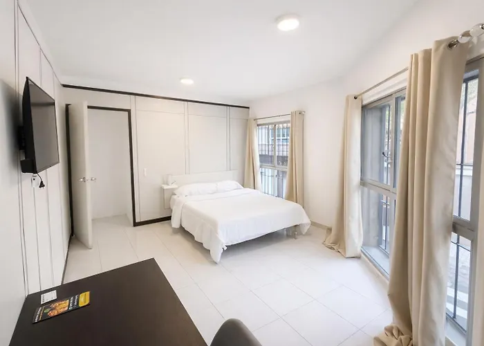 بيت ضيافة Alicante Beach Hostel لقنت