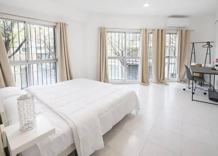 Alicante Beach Hostel بيت ضيافة