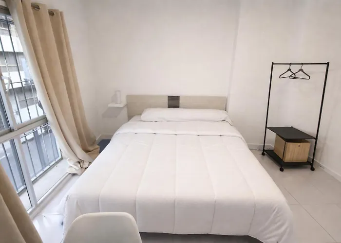 Alicante Beach Hostel * لقنت