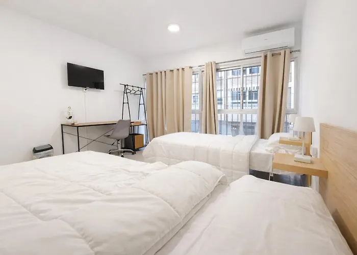 Alicante Beach Hostel لقنت