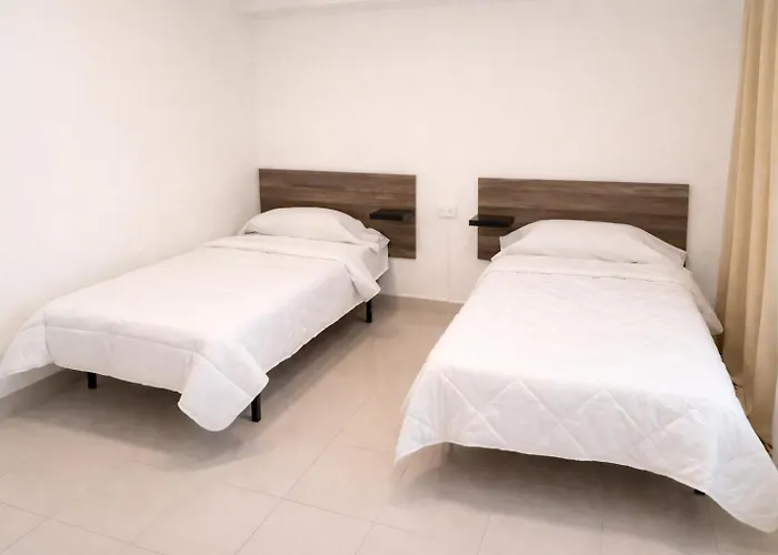 Alicante Beach Hostel بيت ضيافة لقنت