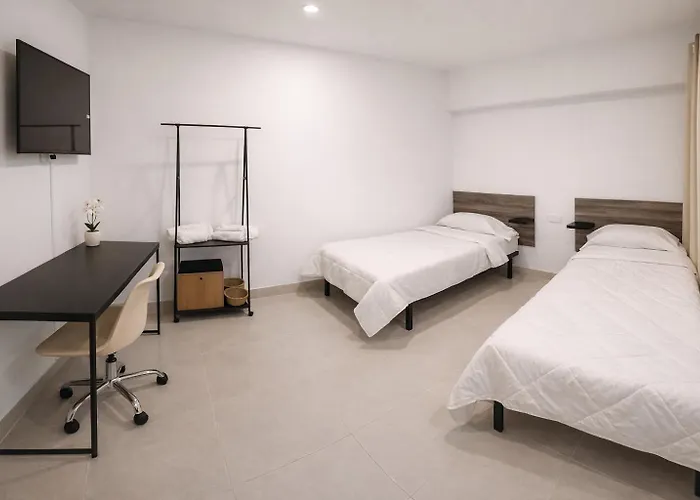 Alicante Beach Hostel * 阿利坎特